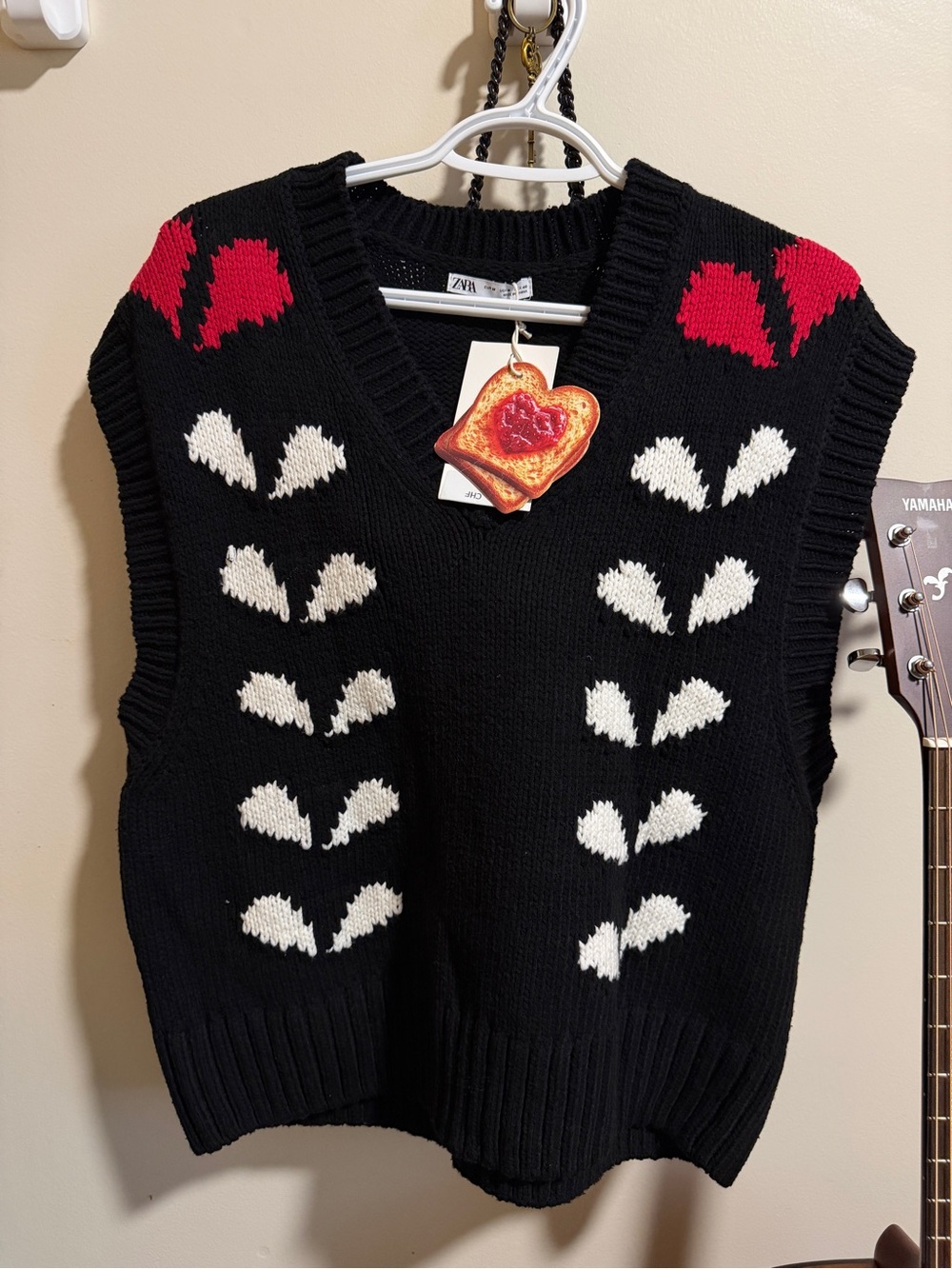 Zara heart motif knit vest / New / Size M